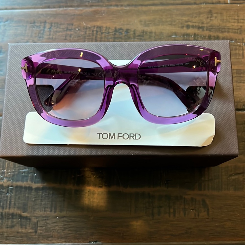 TOM FORD SUN GLASSES! NEVER WORN